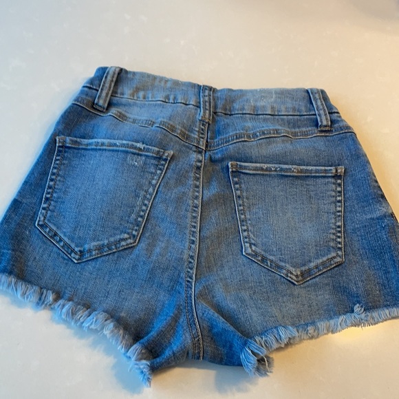 Rewash Shorts Like New Size 25 - Picture 2 of 4